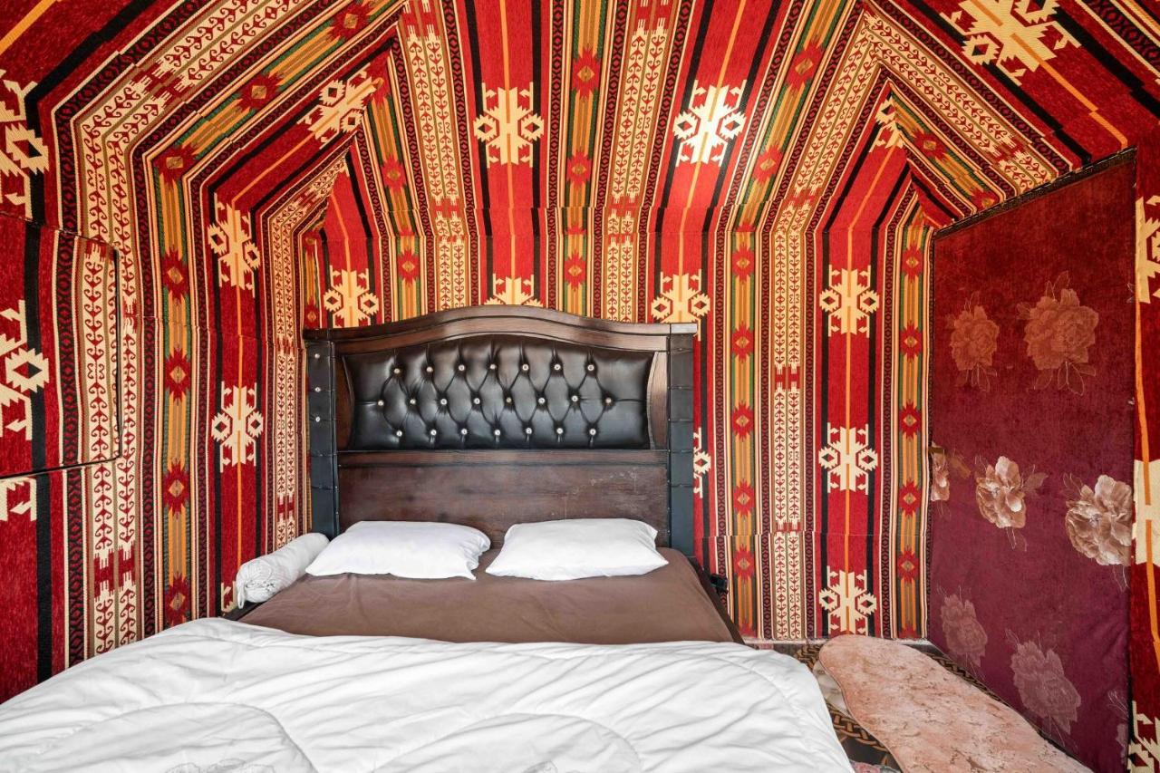 Magic Bedouin Star & Tours Hotel Wadi Rum Exterior photo